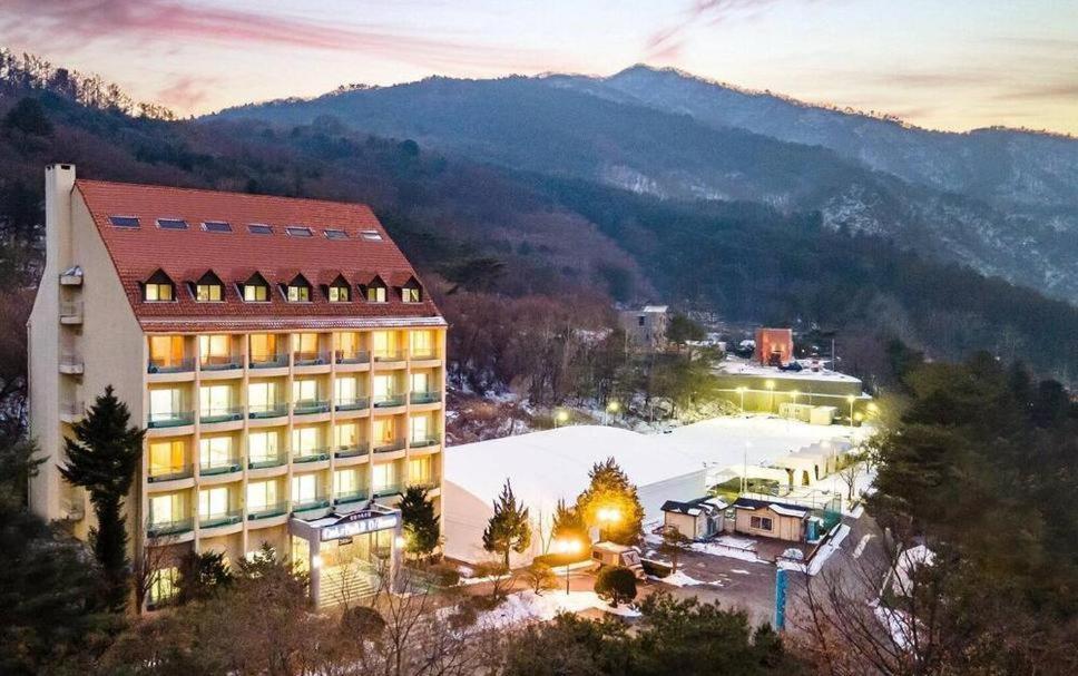 Cheongpyeong Family Hotel Капхён Экстерьер фото